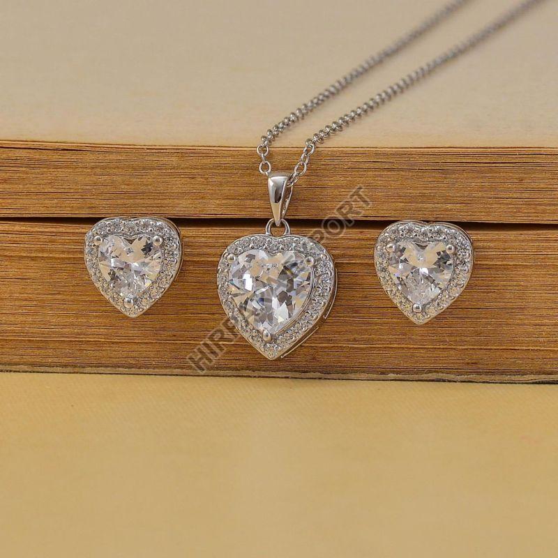 Heart Shape Diamond Pendant Set, Gender : Female
