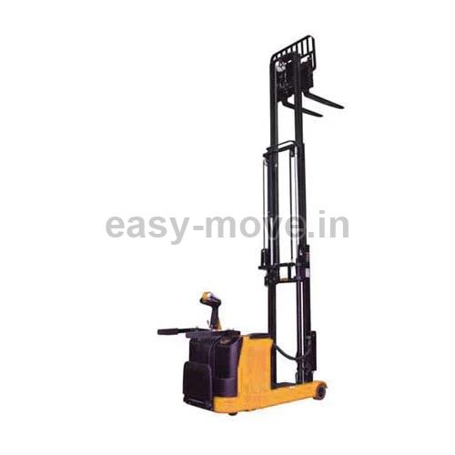 Mild Steel Electric Reach Stacker, For Lifting Goods