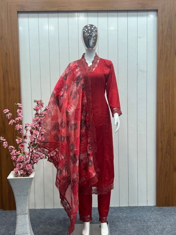 Silk Cotton Ladies Suits, Technics : Machine Made