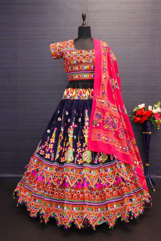 Ladies Embroidered Navratri Chaniya Choli, Size : XXL, XL