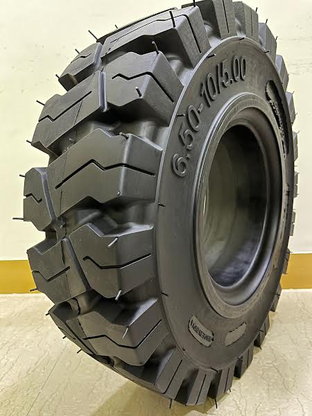 Black Rubber 6.50-10 Forklift Tyre