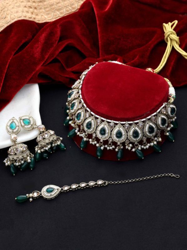 Royal Tilak Adornment Reverse Ad Choker Set