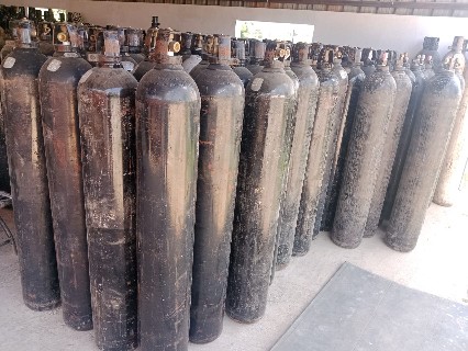 Iron Imported Oxygen Cylinder For Hospital, Industrial