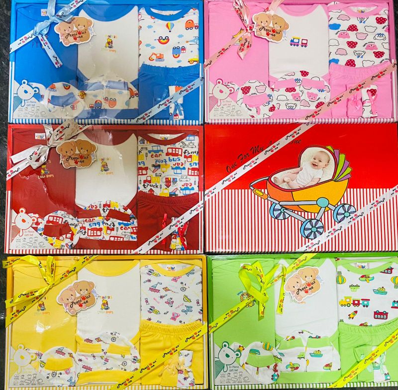 10 Piece New Born Baby Gift Set