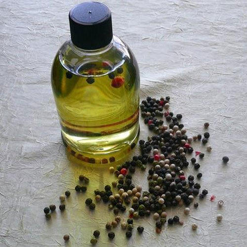 Black Pepper Oil, Form : Liquid