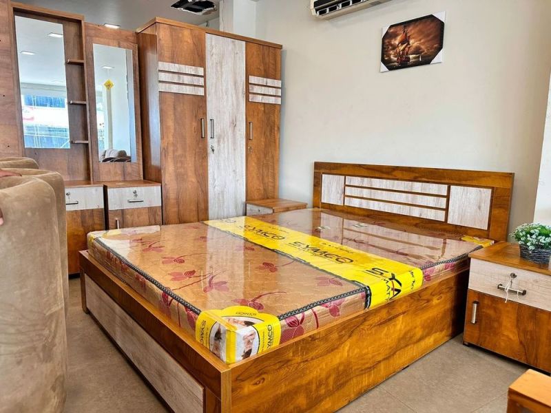 Queen Engineered Wood Bedroom Set