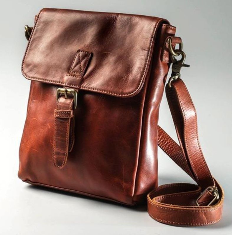 Plain Mens Leather Sling Bag, Technics : Machine Made