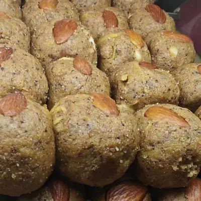 Gond Laddu, Taste : Sweet