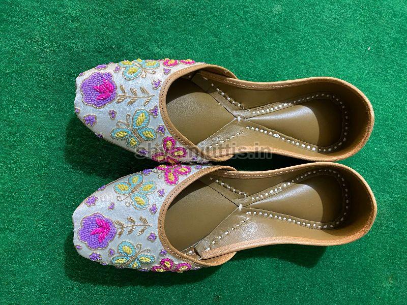 Ladies Party Wear Punjabi Jutti