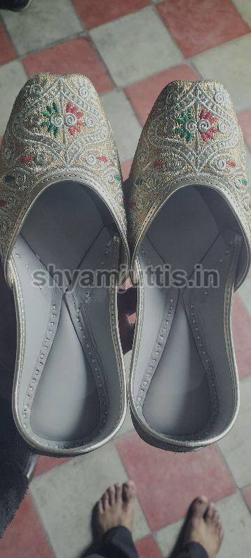 Ladies Party Wear Punjabi Jutti