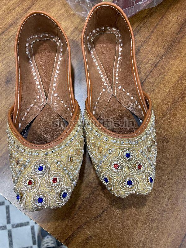 Ladies Trendy Punjabi Jutti