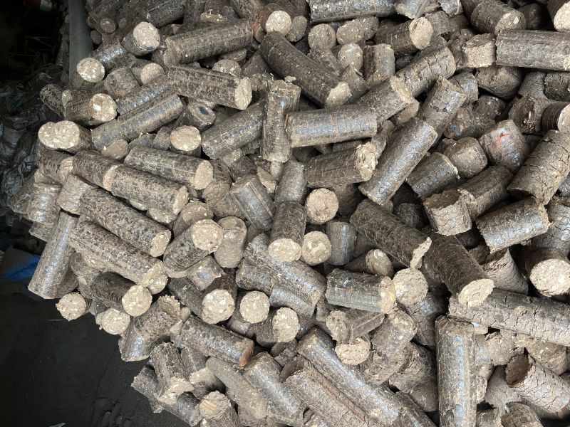 90mm Saw Dust Briquettes