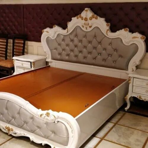 Furniture Redefined Polished Wooden Carved Bed for Home, Hotel