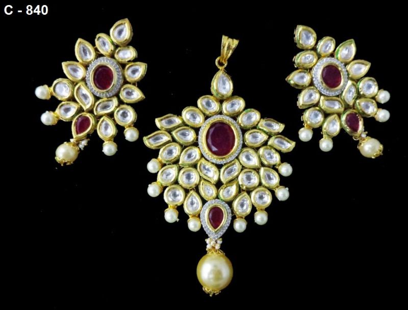 Kundan Polki Pendant Set