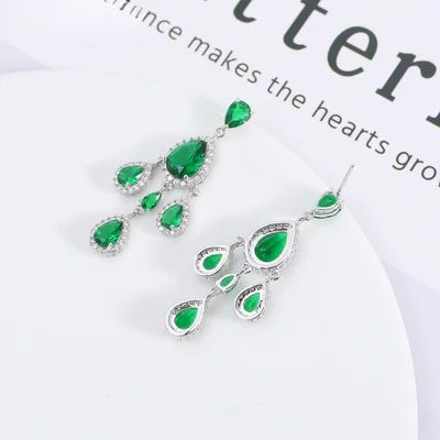 Emerald Dangler Woman Earrings