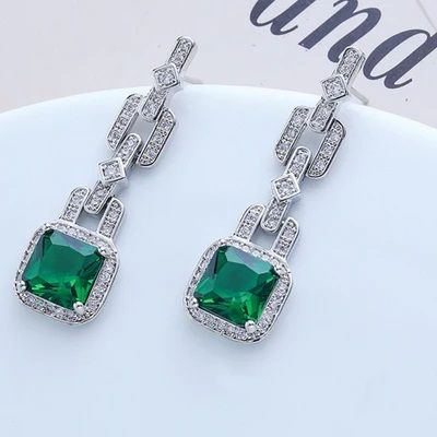 Emerald Drop Woman Earrings