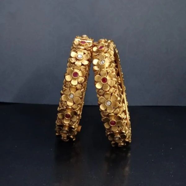 Archana Temple Woman Kada