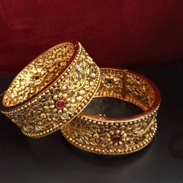 Mangal Temple Woman Kada