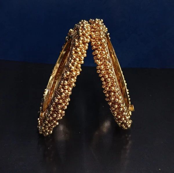 Suramya Temple Woman Kada