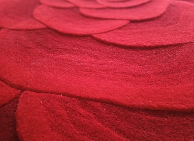 Red Rose Hand Tufted Woolen Rug