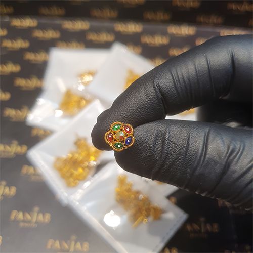 Flower Nose Pin