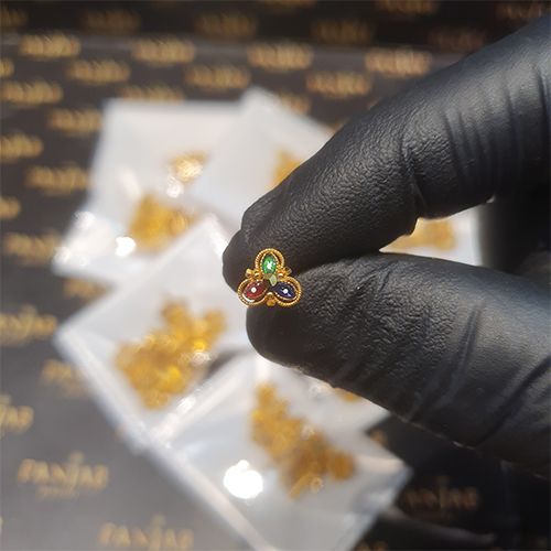 Flower Nose Pin