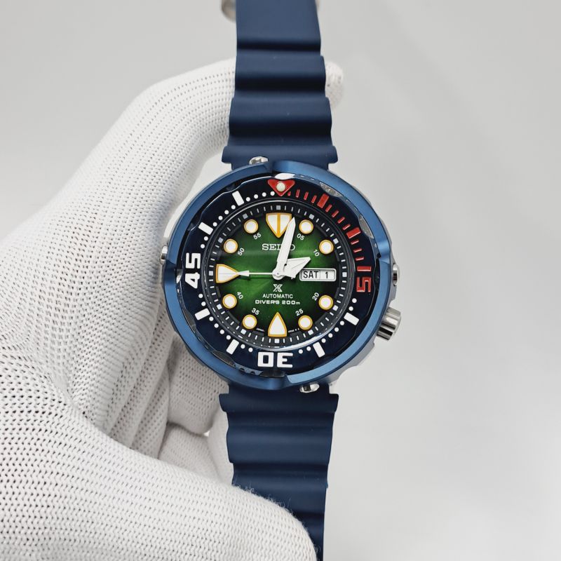 Seiko Prospex Sea Divers 200M Green Dial Blue Rubber Strap Swiss Automatic Watch