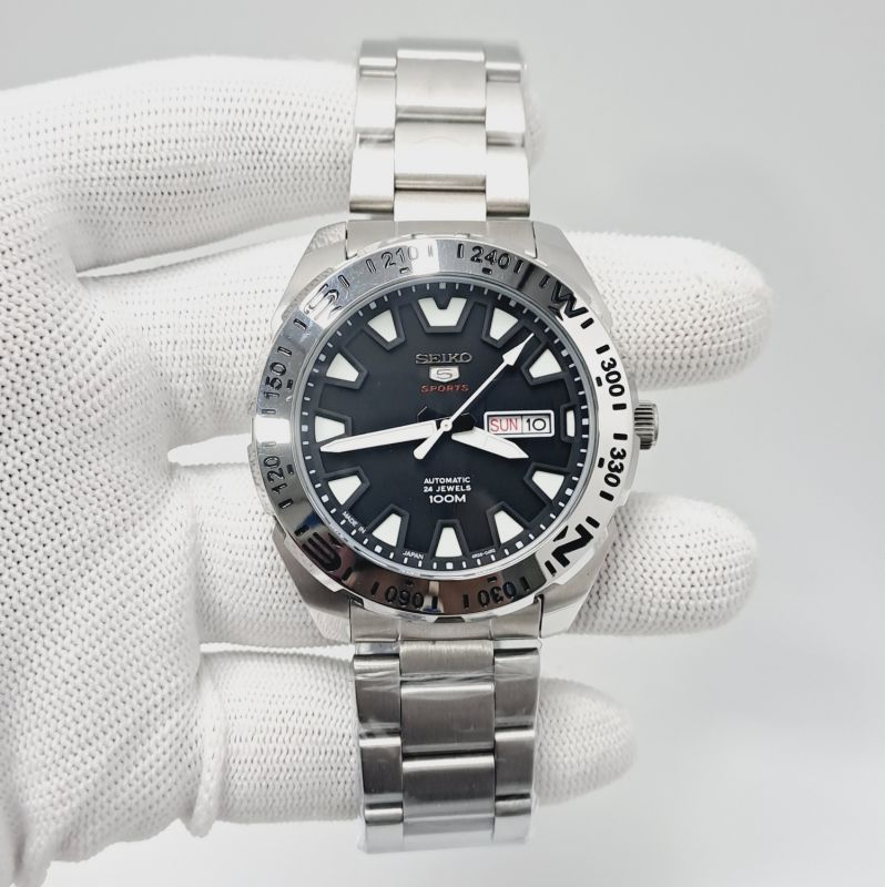 Seiko Sports 5 24 Jewels 100M Steel Black Dial Swiss Automatic Watch