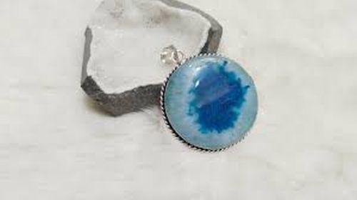 Agate Window Druzy Round Gemstone Pendant, Color : Blue for Casual Wear