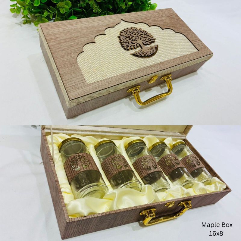 Rectangular Maple 5 Jar Gift Hamper