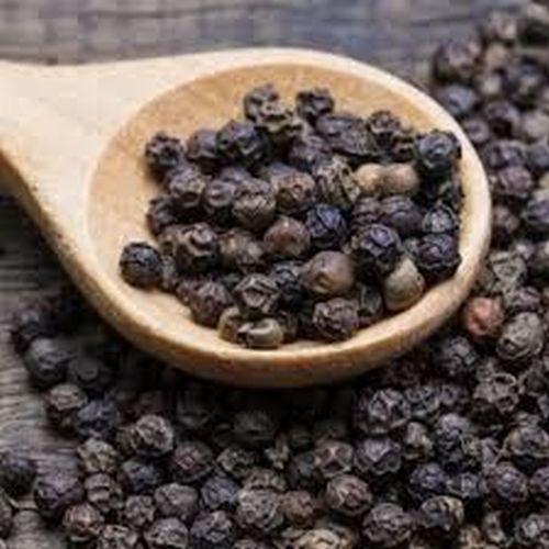 Whole Black Pepper Seeds, Packaging Type : 25 Kg / 50 Kg Bags