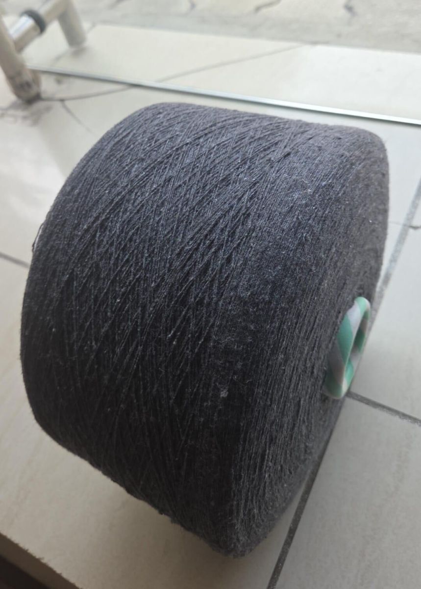 6 No Dark Grey Cotton Yarn
