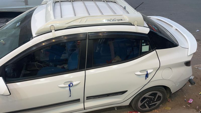 Aura Aerodynamic Luggage Carrier