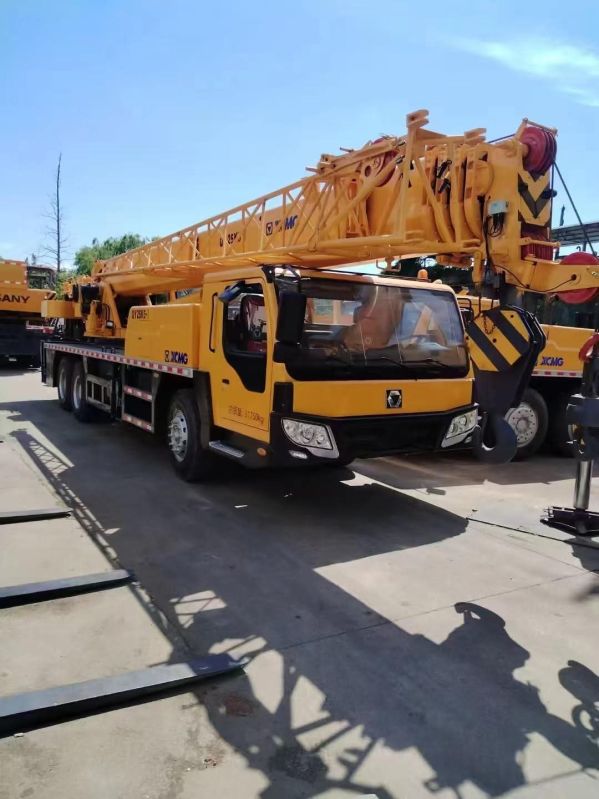 75 ton xcmg Crane Rental Service