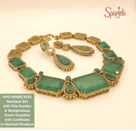 Ladies Necklace Set with Semiprecious Green Doublets