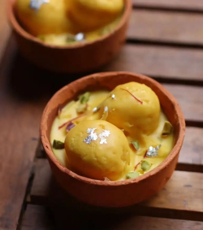 Soy Wax Round Rasmalai Candle