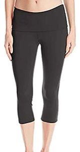 Plain Ladies Black Cotton Capri Casual Wear