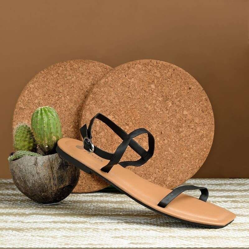 Women Black Flat Outdoor Sandals