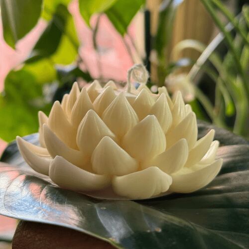 Soya Wax Polished Lotus Decorative Candle, Candle Size : 4 Inches
