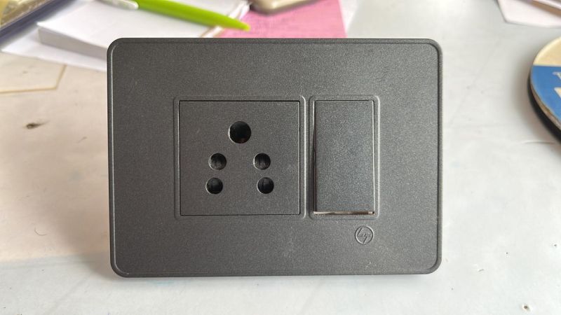 10 A Anchor Ziva Black Modular Switch Plate