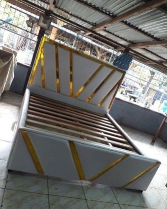 Polished King Size Wooden Bed, Color : Natural White for Used Sleeping