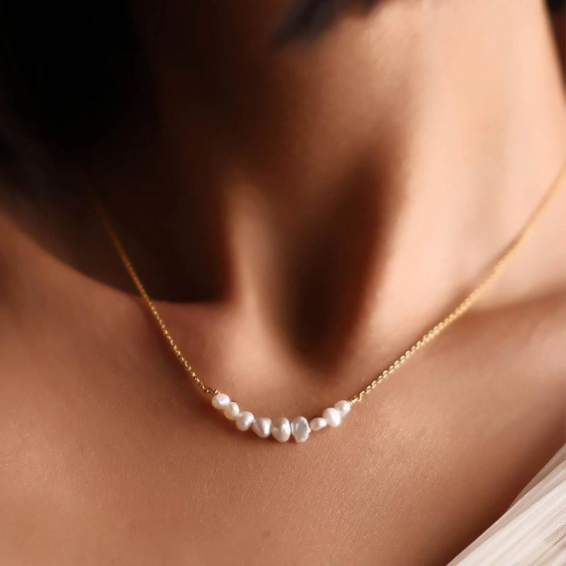 Dainty Pearl Women Neckpiece