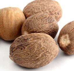 Nutmeg Seeds, Packaging Size : Plastic Packet