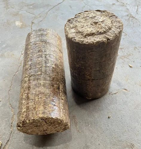 60mm Biomass Groundnut Shell Briquettes, Packaging Type : Brown