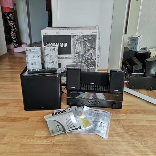 Speakers (NS-B40 Yamaha YHT-1840 5.1-Channel Home Theater System