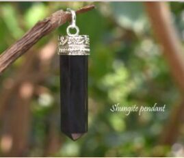 Shunghite Pointer Pendent, Color : Black