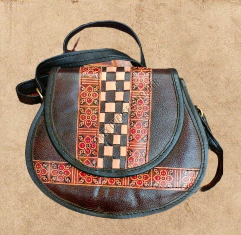 Ladies Stylish Leather Shantiniketan Sling Bag