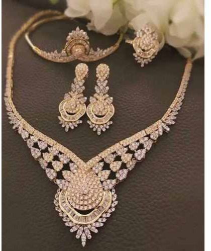 Bridal Gold Diamond Necklace Set, Packaging Type : Jewelry Box