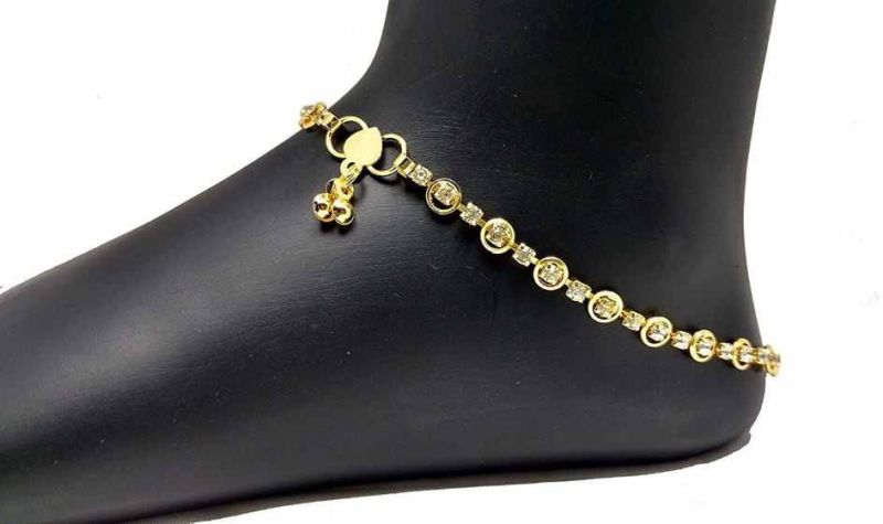 Elegant Gold Diamond Anklet