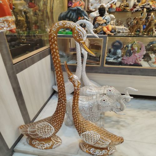Resin Golden Swan Pair Statue for Home Decor